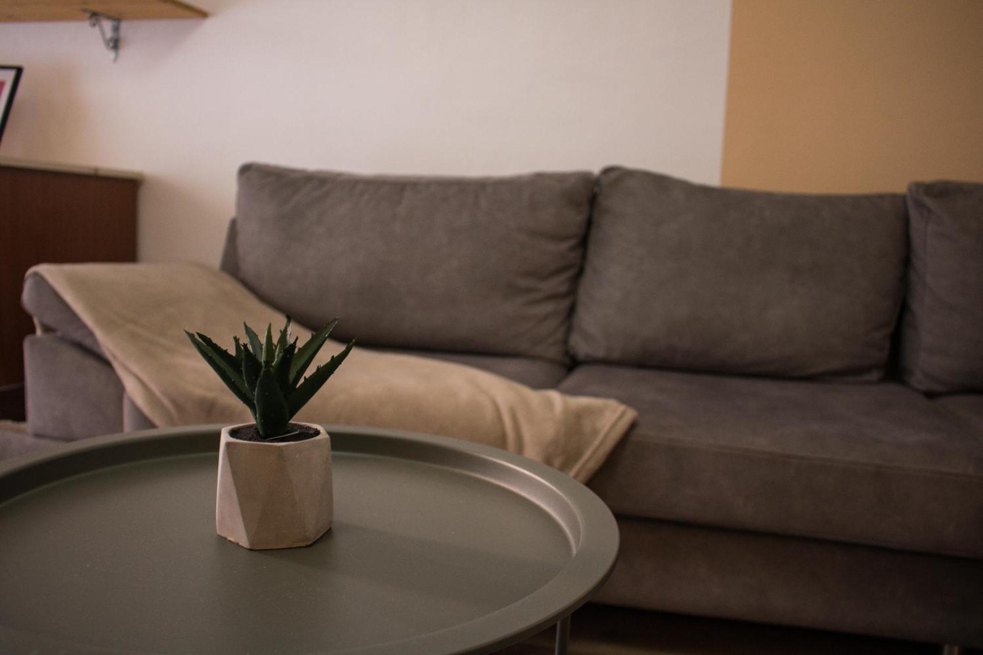 Angie'S Perfect Location Flat - Walk To Sights Tirana Bagian luar foto