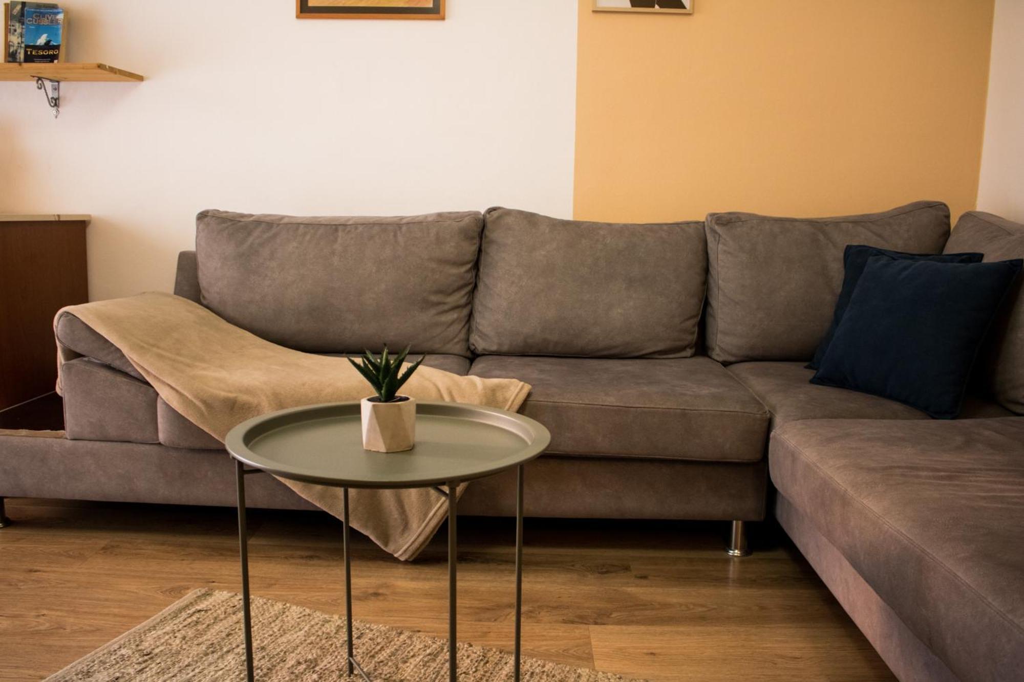 Angie'S Perfect Location Flat - Walk To Sights Tirana Bagian luar foto