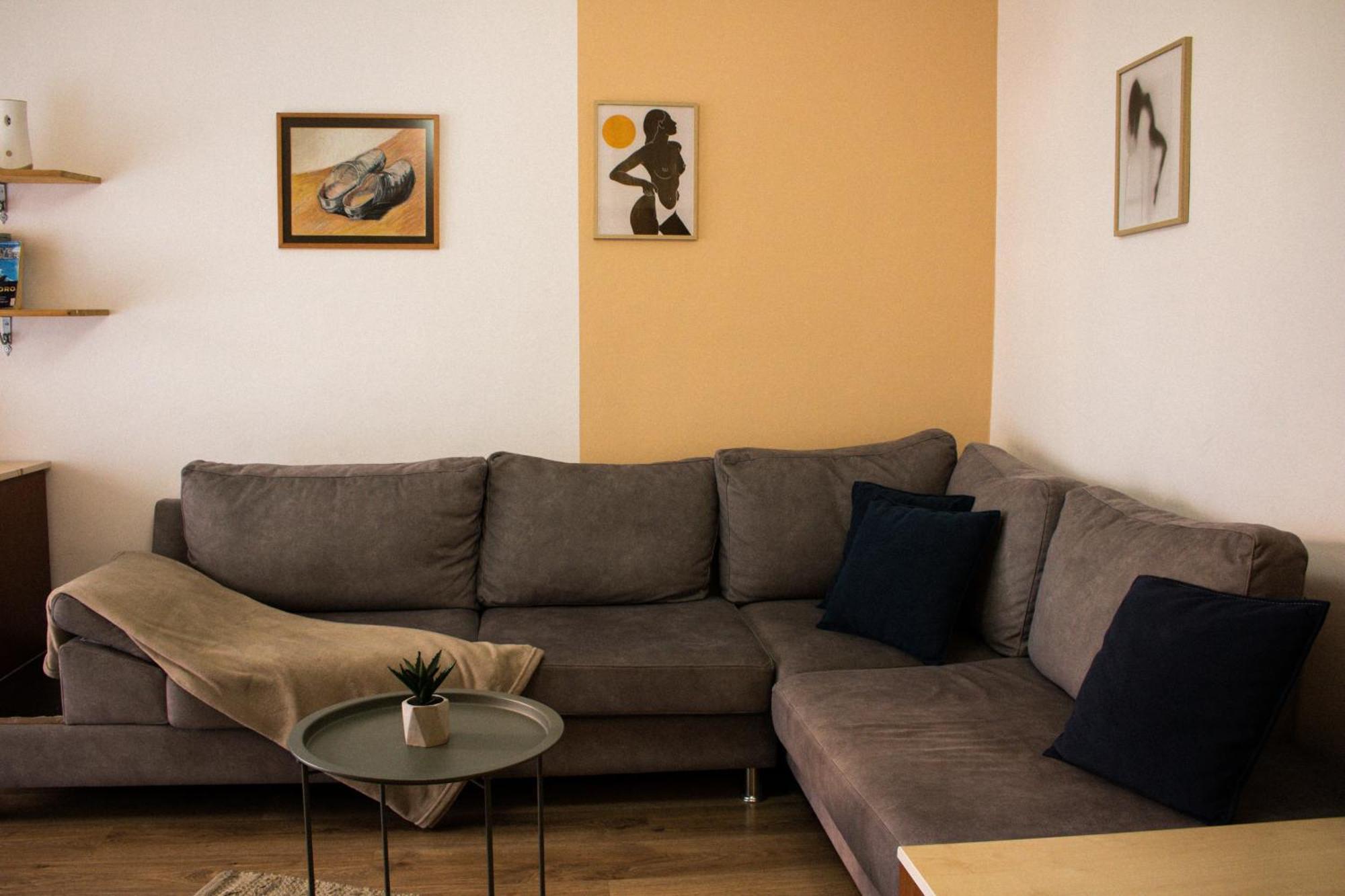Angie'S Perfect Location Flat - Walk To Sights Tirana Bagian luar foto