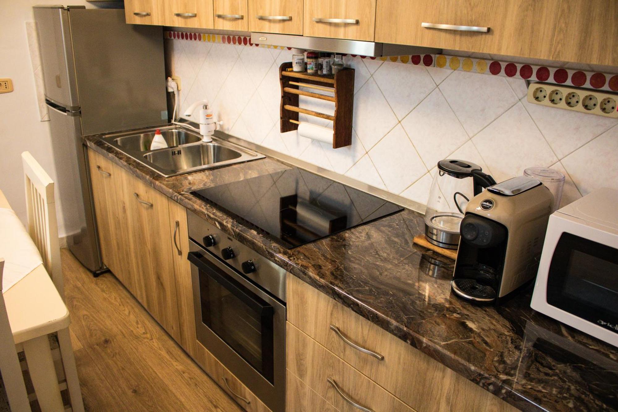 Angie'S Perfect Location Flat - Walk To Sights Tirana Bagian luar foto